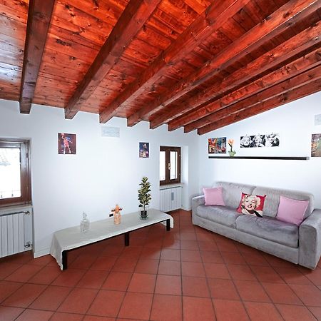 Апартаменти Casa Marilyn Дезенцано-дель-Гарда Екстер'єр фото